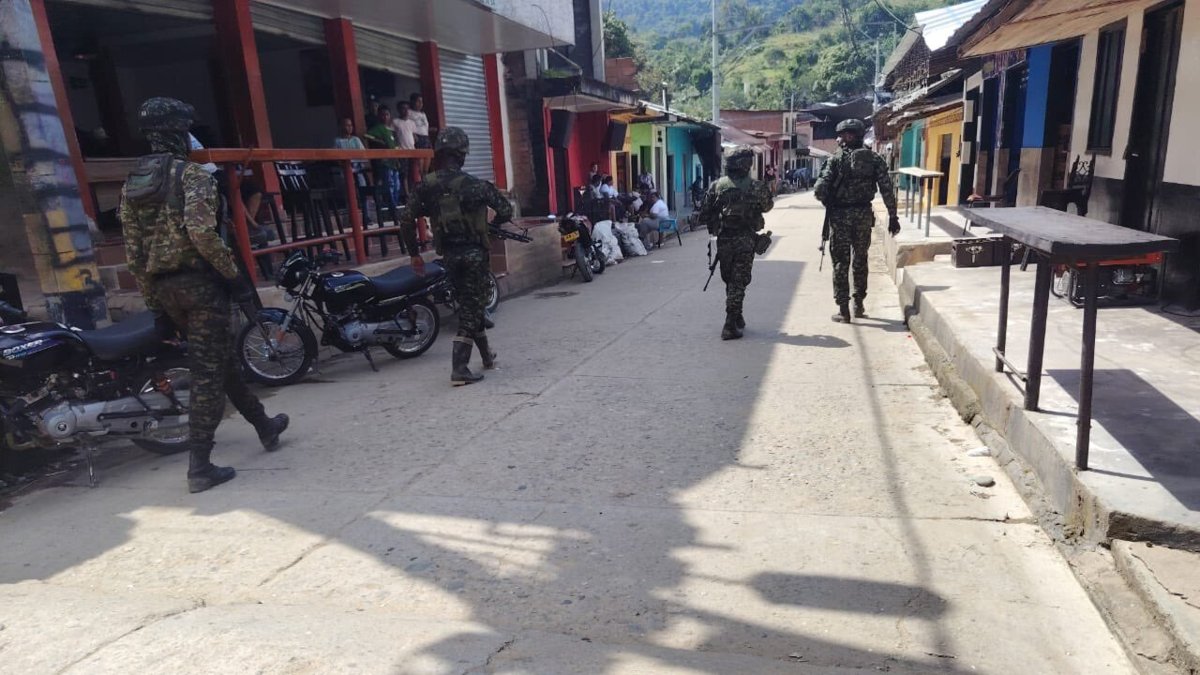 combates entre el Ejército y disidencias del Frente 36 en Añorí dejaron como saldo un guerrillero muerto
