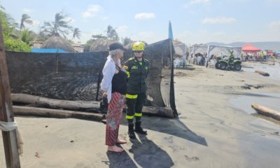 Dos jóvenes fueron rescatados de una tragedia en las playas de Puerto Colombia: el fuerte olor los arrastró con rapidez