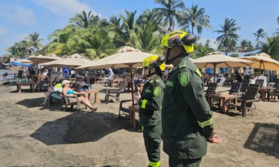 Aviones, salvavidas y recomendaciones para unas vacaciones tranquilas en el Atlántico.