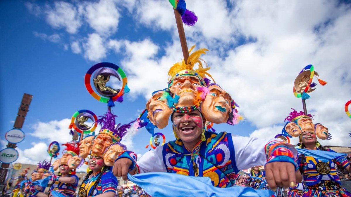 La danza y la música del 'Canto a la tierra' el desfile que recorrió la senda del carnaval en Pasto en medio de grandes emociones y admiraciones.
