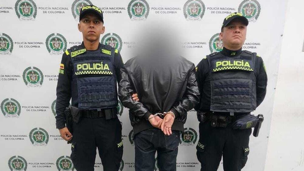 Capturan a un hombre señalado de abusar sexualmente de su hija en Bogotá, luego de que la menor escapará por una ventana y pidiera ayuda de vecinos.