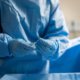 A la cárcel médico señalado por la muerte de una mujer durante una cirugía clandestina para extraerle estupefacientes