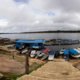 Faltan el combustible y los alimentos