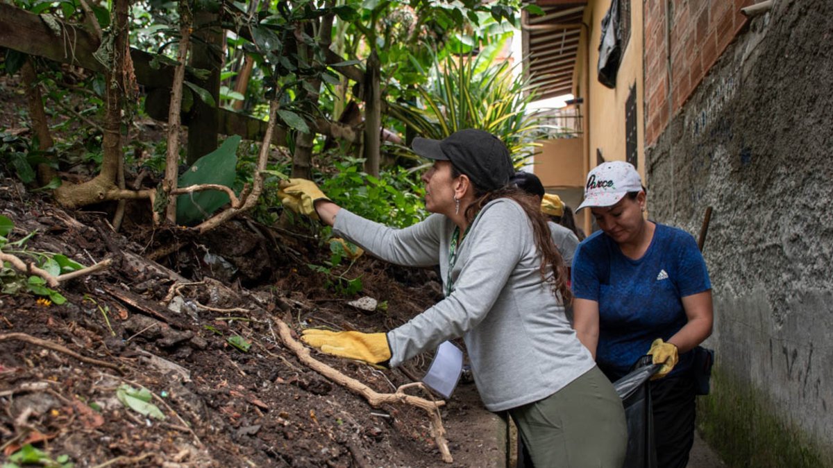 así Medellín se convirtió en el barrio en aula, el parque en teatro ya niños, jóvenes y adultos en líderes de su territorio