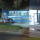 Bus del Sitp embistió en varias ocasiones a una moto en el norte de Bogotá en medio de un hecho de intolerancia: quedó registrado en video