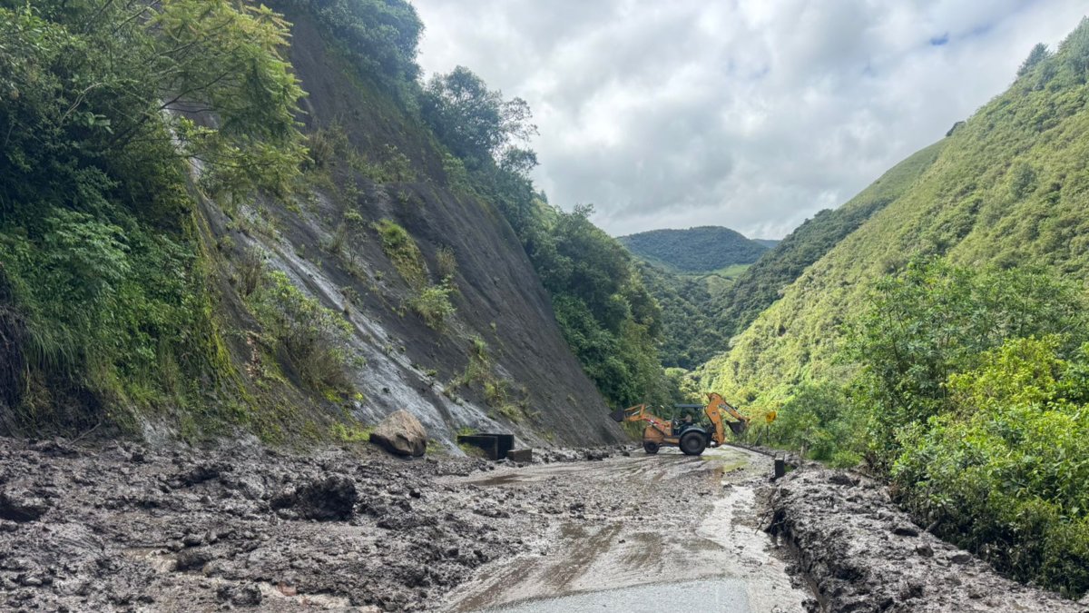 '¡Cuidado, se fue!', el grito de un campesino al ver cómo una montaña se desplomaba sobre varias casas ante el fuerte invierno que azota a Nariño