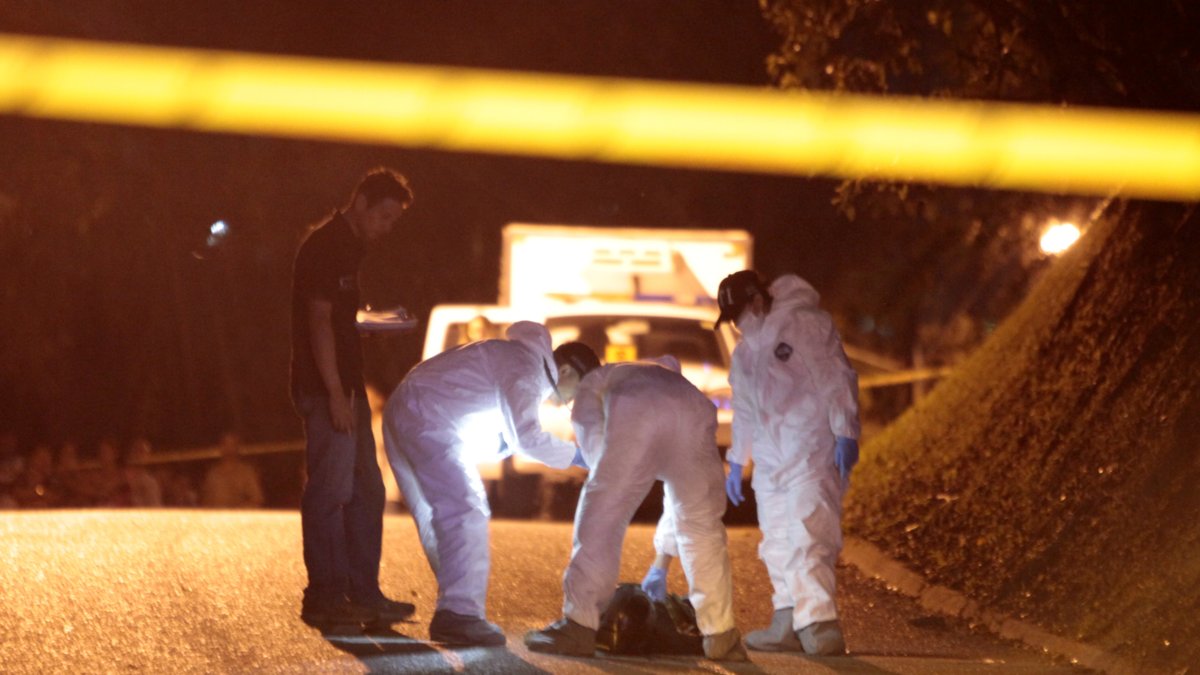 Doble homicidio en el barrio Santander de Armenia estaría vinculado a la venta de estupefacientes: un hombre resultó herido