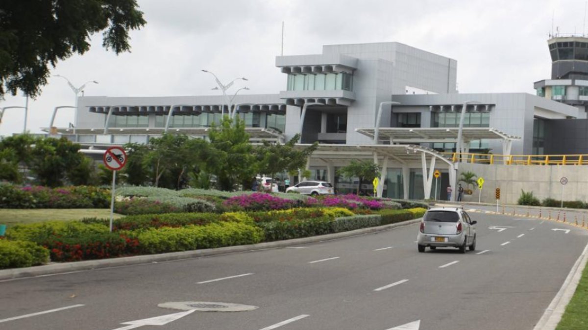 Aerocivil alerta por altas temperaturas tras falla en climatización del aeropuerto Ernesto Cortissoz en Barranquilla