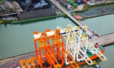 Histórico arribo al Puerto Industrial Aguadulce en Buenaventura de dos grúas pórtico, las más grandes del país, para que puedan llegar megabuques