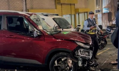 Este es el momento exacto en que un automóvil cae desde el parqueadero de un tercer piso en Manizales; esto dijeron los testigos del incidente