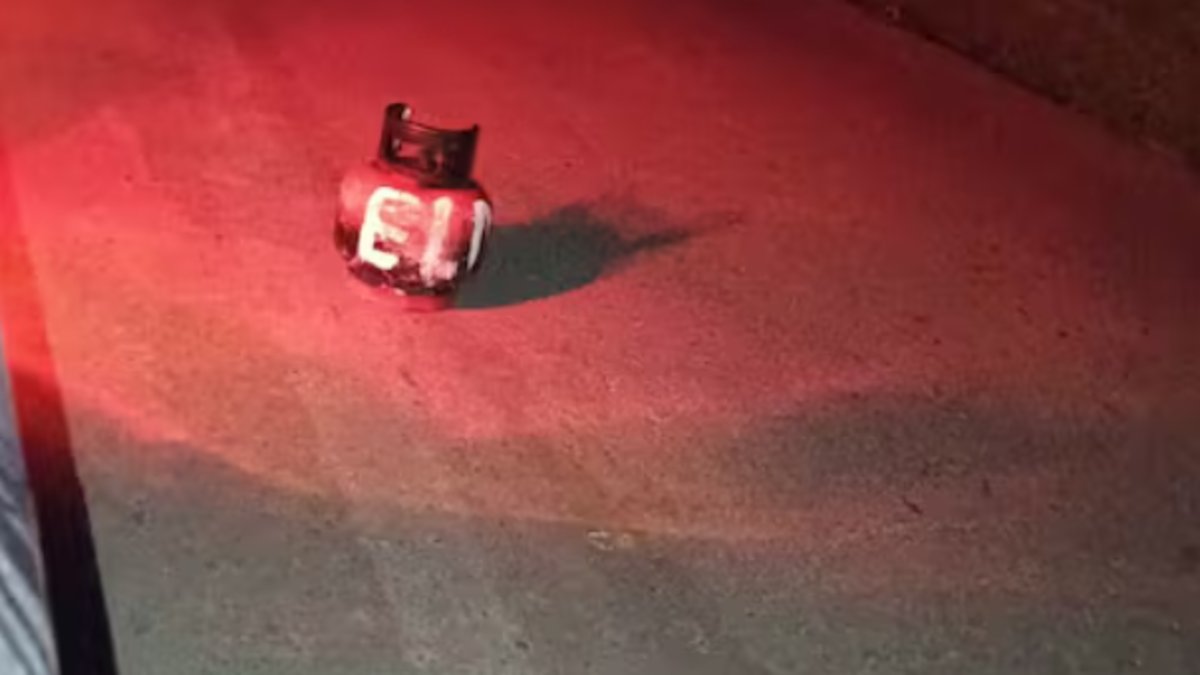 Cilindro con letras alusivas al Eln fue encontrado en zona rural de Subachoque, Cundinamarca