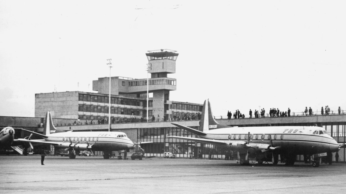 A las 12 se inaugura 'Eldorado' / Noticia sobre la apertura y las características del Aeropuerto de Bogotá en 1959