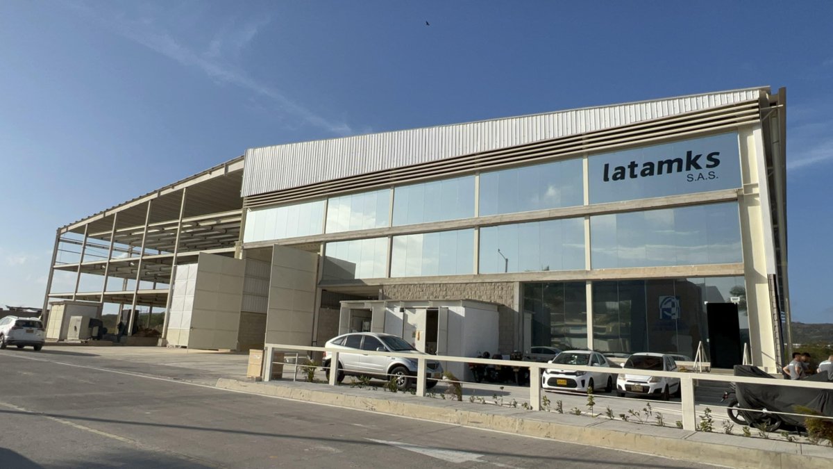 la empresa de alta tecnología que inaugura planta en la Zona Franca Cayena para impulsar las exportaciones a los Estados Unidos