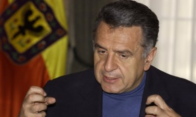 Además de ser alcalde, a Lucho Garzón le gusta celebrar, bailar al ritmo de Daniel Santos y su Sonora Matancera: perfil de 2003
