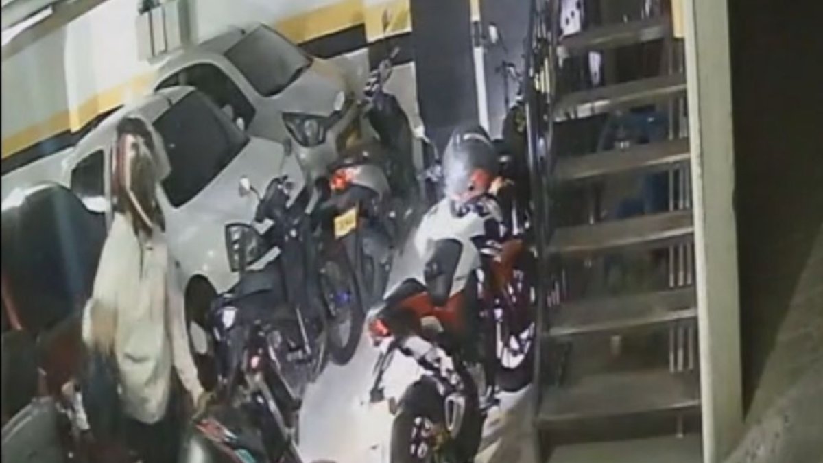 “El Solitario”, el joven que, en complicidad de residentes de conjuntos, robaba motos en sectores exclusivos de Bucaramanga: hurtó 40 motocicletas
