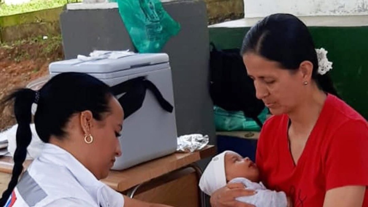 autoridades de salud del Valle del Cauca piden ponerse al día con carnets de vacunación