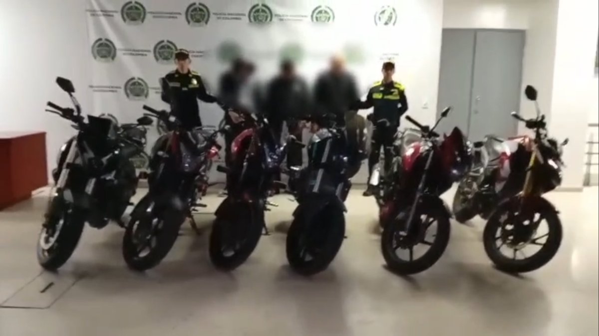Seis motos y un carro herido fueron recuperados por la Policía en operativo contra el robo de automóviles en 'La Favorita', centro de Bogotá