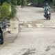 viajeros desafiaban huecos en el asfalto o delincuentes atrincherados