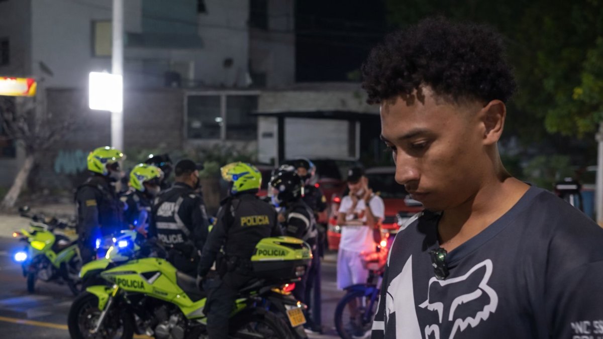 Agentes de movilidad golpearon a motociclista en Santa Marta y terminaron pidiendo perdón tras video viral de la agresión
