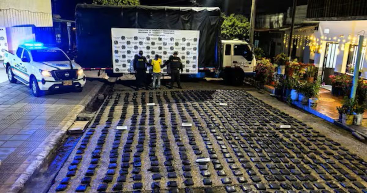 Actitud de un hombre en operativo de control levantó sospecha de la Policía en Santander: llevaba 760 paquetes de marihuana