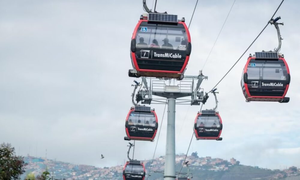 Alerta roja por tormenta eléctrica afecta servicios de TransMilenio y obliga a evacuaciones en sectores críticos de Ciudad Bolívar y Bogotá