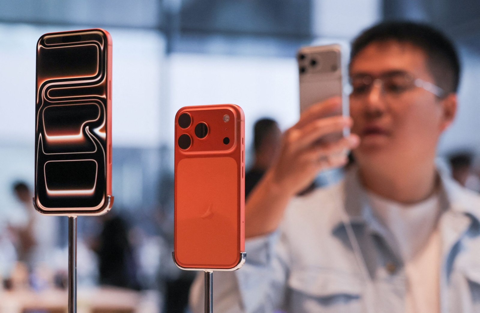 Apple priorizará el lanzamiento de iPhones premium en 2026 ante escasez de memoria, según Nikkei Asia