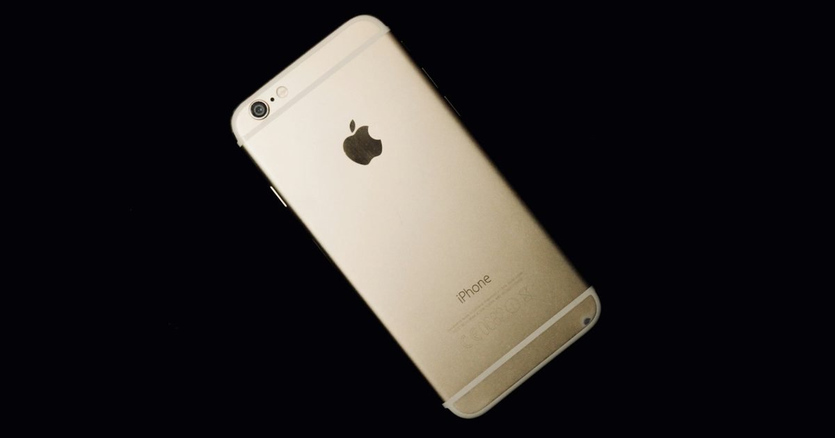 Apple sorprende al actualizar iPhones de tres años de antigüedad