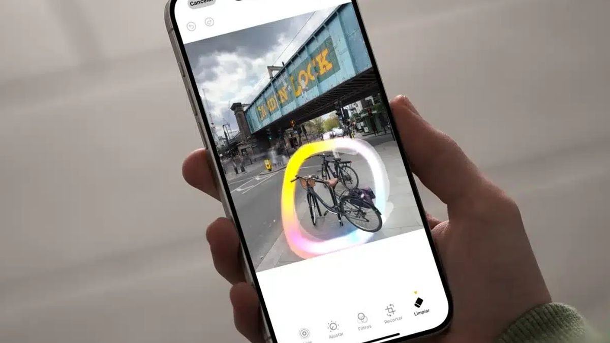Así podrás borrar objetos o personas de una foto en tu iPhone sin usar Apple Intelligence
