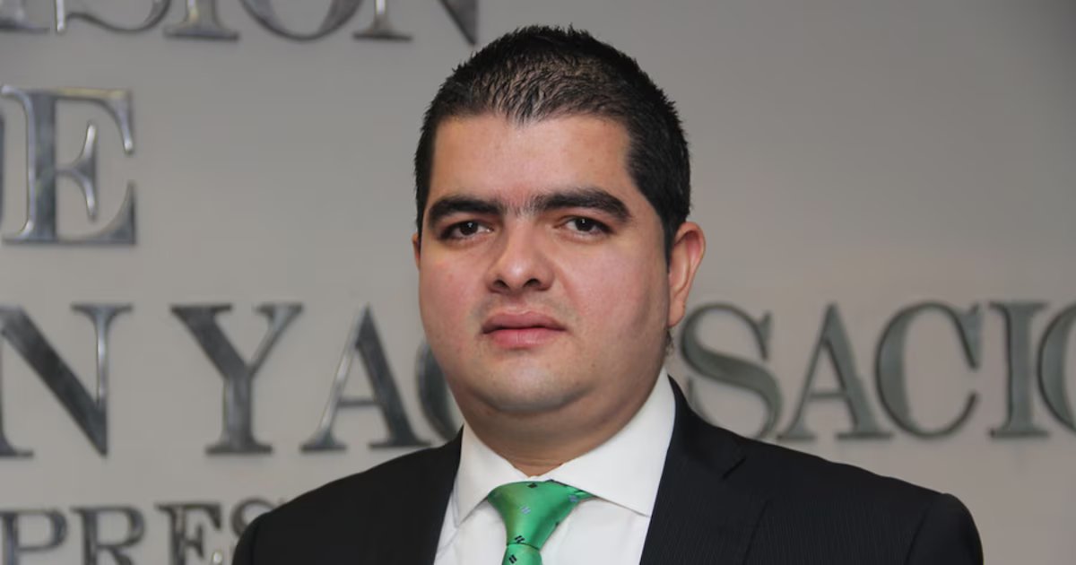 Caso de Julián Bedoya, acusado de irregularidades en su grado, estaría en riesgo de preescribir, según advertencia de la Universidad de Medellín