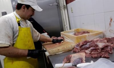 Comprar carne o leche saldría más caro con el aumento del salario mínimo de 2026: “El IPC se va a ir comiendo esa proporción”