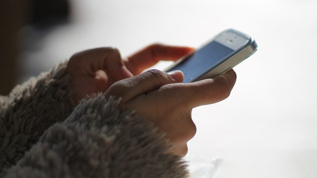 Demanda del iPhone tiene mejor trimestre en la historia: Cook