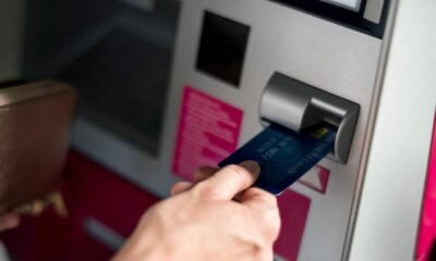 Descuidos en cajeros automáticos que facilitan fraudes: así operan delincuentes para acceder a cuentas bancarias en Colombia
