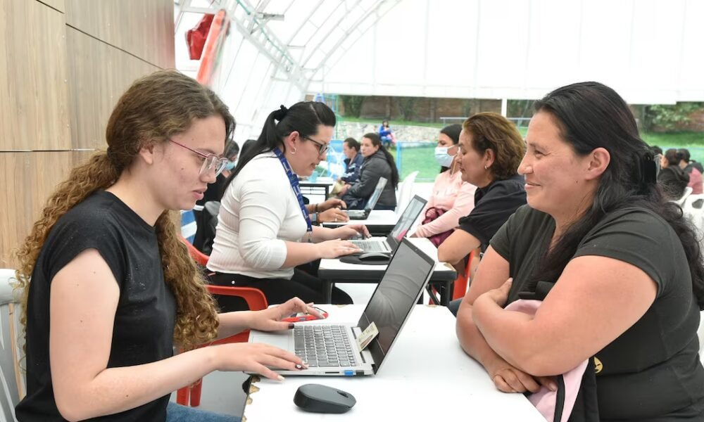 Desempleo en Colombia tuvo en diciembre la tasa más baja en ese mes desde el 2001