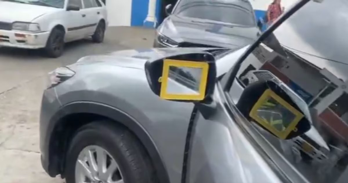 Detienen lujoso Mazda CX-5 de $140 millones por una ‘colombianada’: llevaba un espejo decorativo como retrovisor