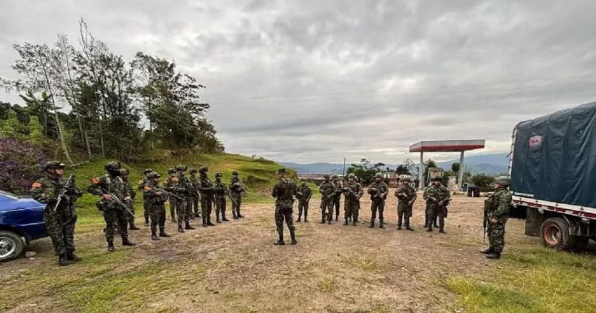 Ejército desactiva explosivos en vías del occidente del Huila y evita afectaciones a población y fuerza pública