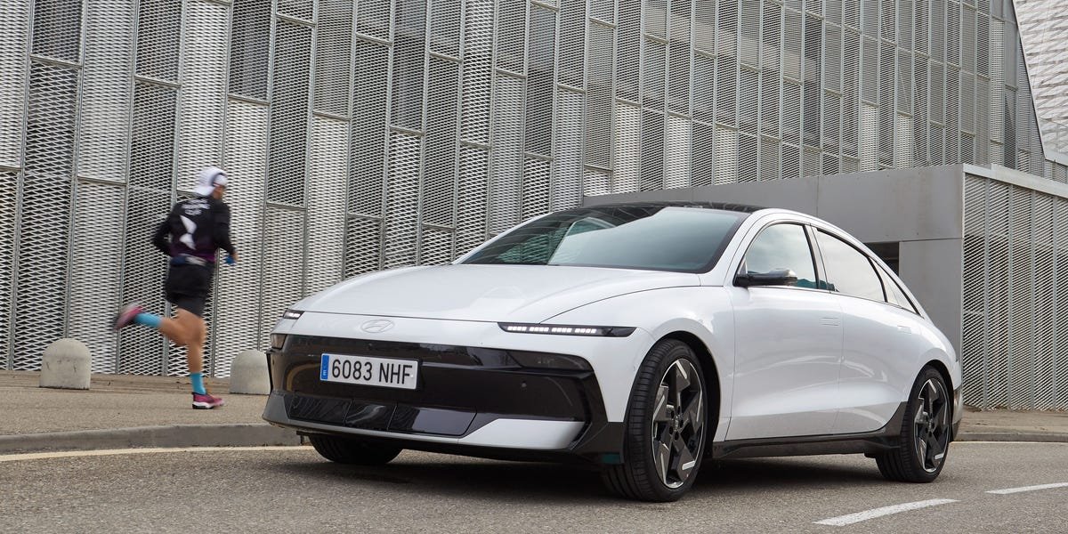 El Hyundai Ioniq 6 2026 ya tiene precio y no hay nada igual por tamaño, autonomía y precio: Ni Tesla