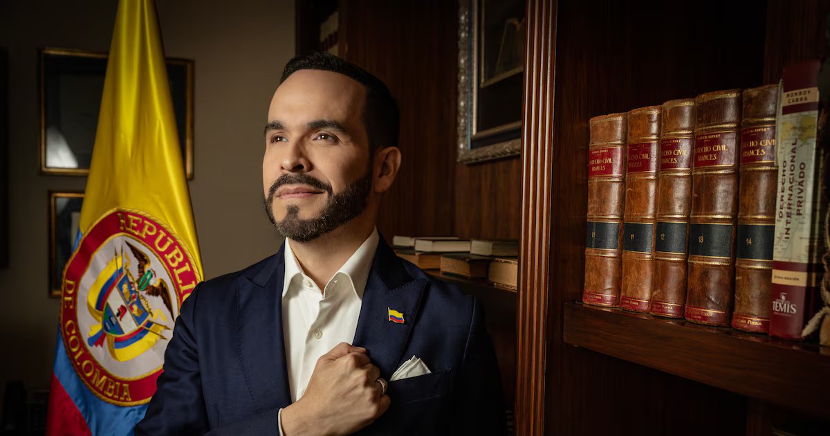 En video, Abelardo de la Espriella se declara único rival frente a Iván Cepeda, a quien llama “la peor amenaza para Colombia”
