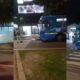 En video: bus del Sitp embistió dos veces a una motocicleta en presunto caso de intolerancia vial en Suba