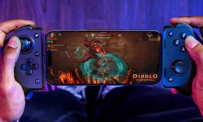 Este es uno de los mandos más completos con el que poder convertir tu iPhone o móvil Android en una consola portátil.