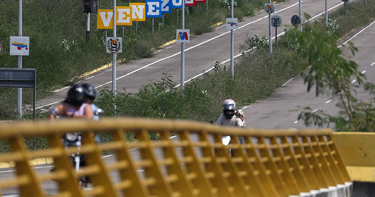 Familias colombianas se plantan en la frontera con Venezuela para reclamar por presos en esa nación
