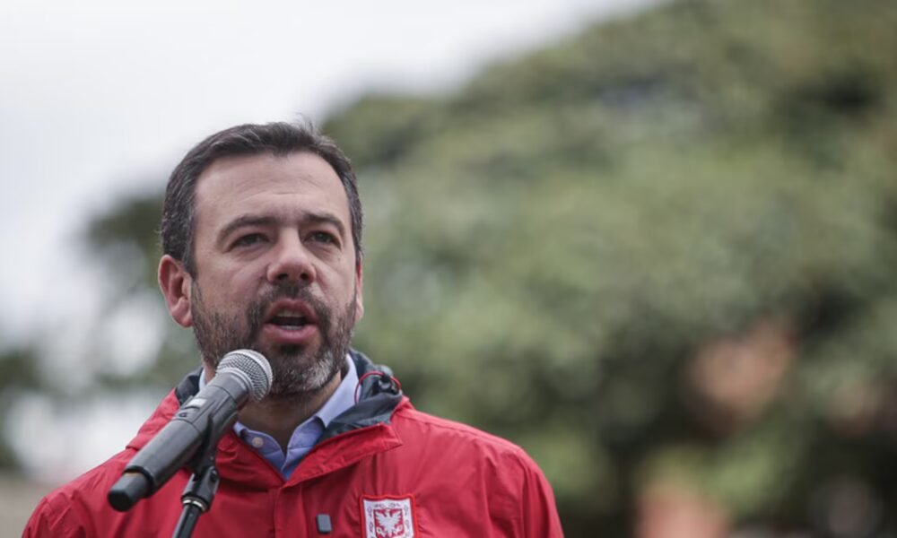 Galán destaca aval ambiental a la Autopista Norte y anuncia revisión técnica del proyecto Accesos Norte Fase II