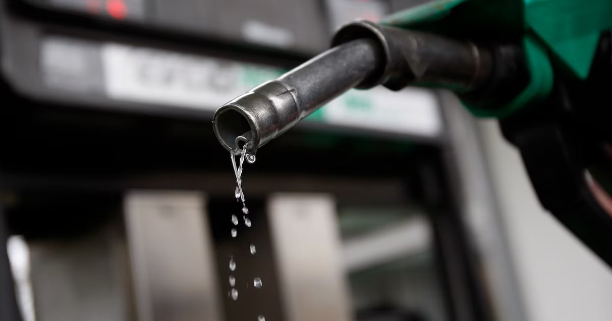 “Gobierno no tiene una fórmula que se cumpla”: reducción en el precio de la gasolina no se sentiría desde febrero en las calles