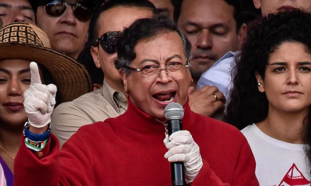 Gustavo Petro convoca a nuevas movilizaciones y defiende el decreto de salario vital como mandato constitucional