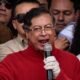 Gustavo Petro convoca a nuevas movilizaciones y defiende el decreto de salario vital como mandato constitucional