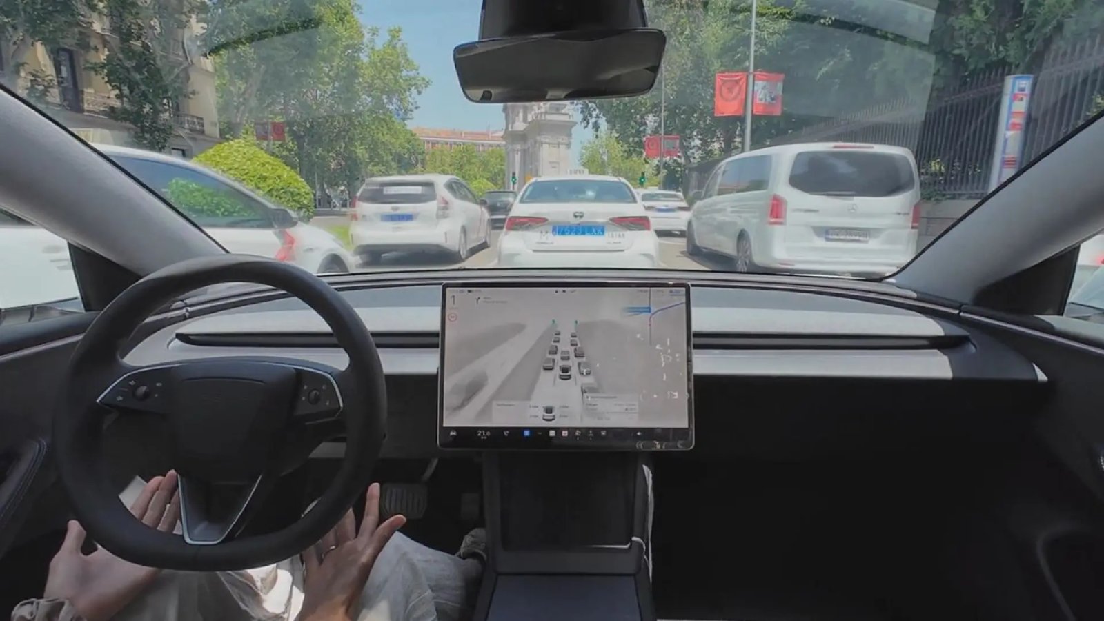 La conducción autónoma de Tesla llega a España: estas son las ciudades que podrán probarla - 20Minutos