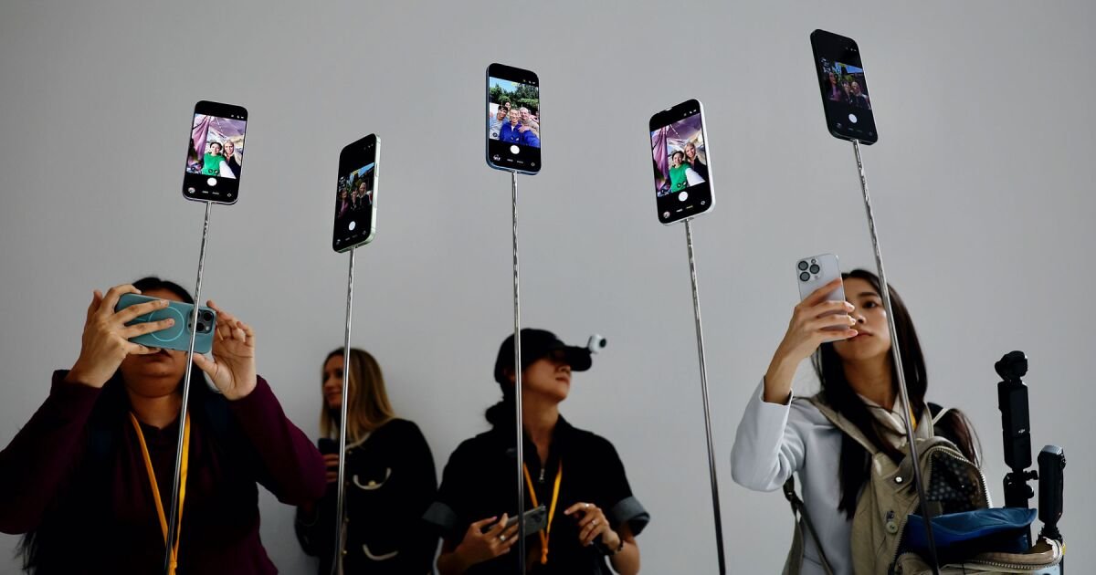 La escasez de RAM podrá encarecer el iPhone, prevé Cook