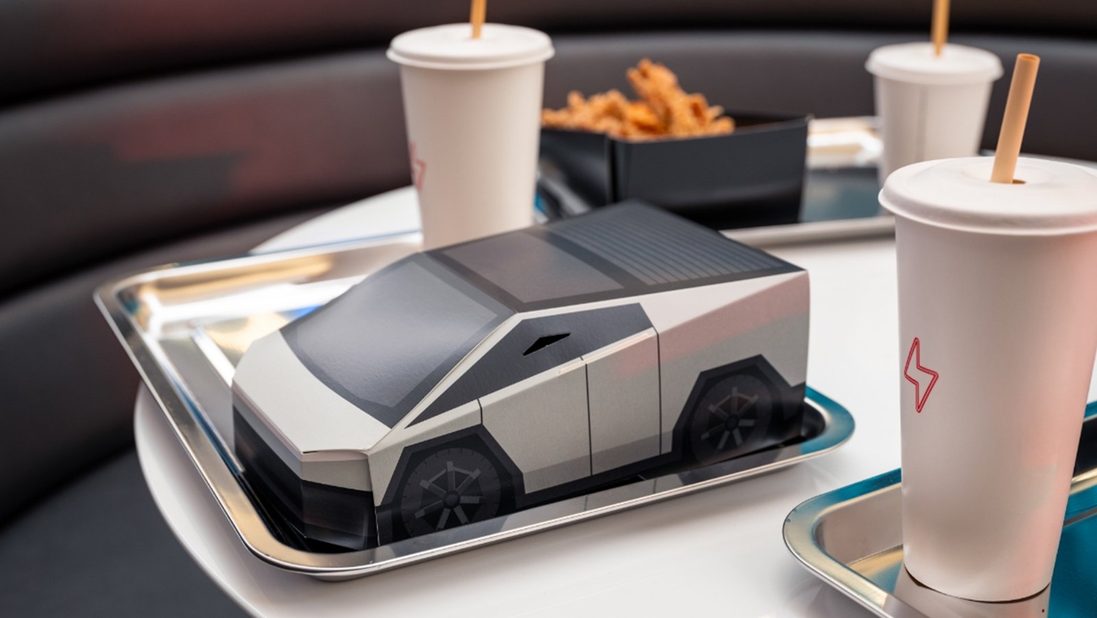 La gente hacía cola en este negocio de Tesla en el que no se venden coches, pero Elon Musk tendrá que sumar un nuevo fracaso.