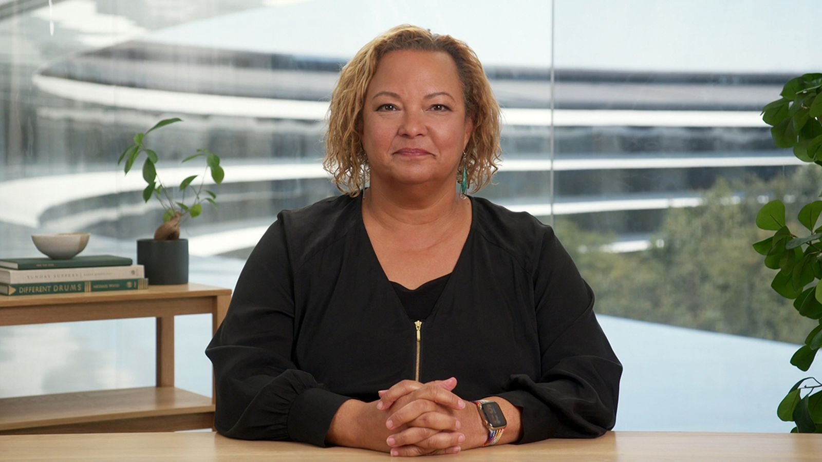 La jefa medioambiental de Apple, Lisa Jackson, se jubila después de 13 años