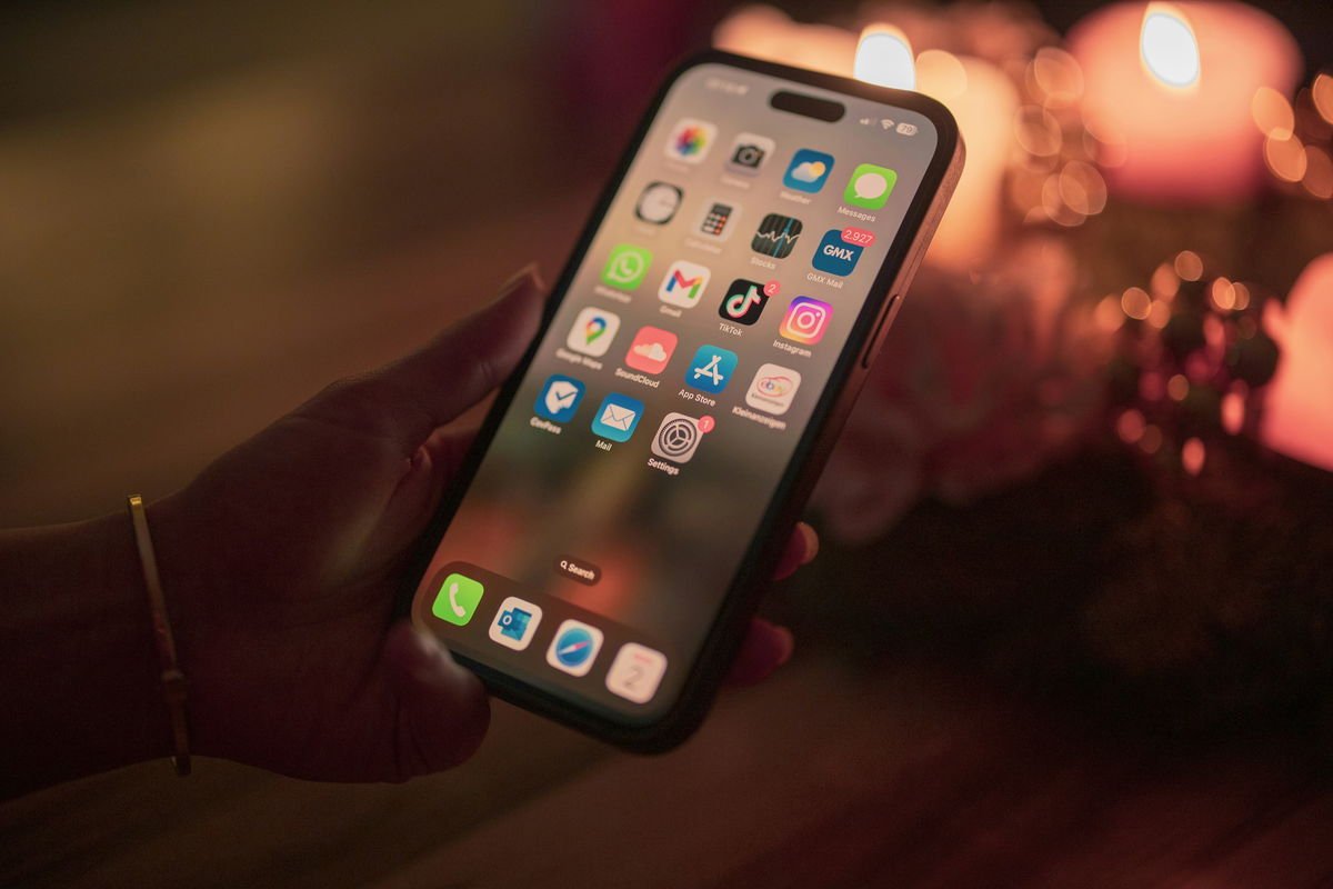 La pantalla de inicio del iPhone iba a ser dinámica gracias a la IA, pero Apple descartó la idea
