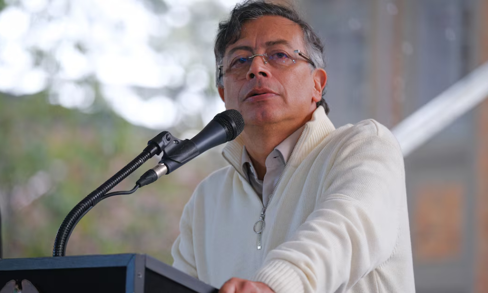 La reciente afirmación de Gustavo Petro sobre las causas del hurto de celulares en Bogotá desató polémica: “Es por amor”